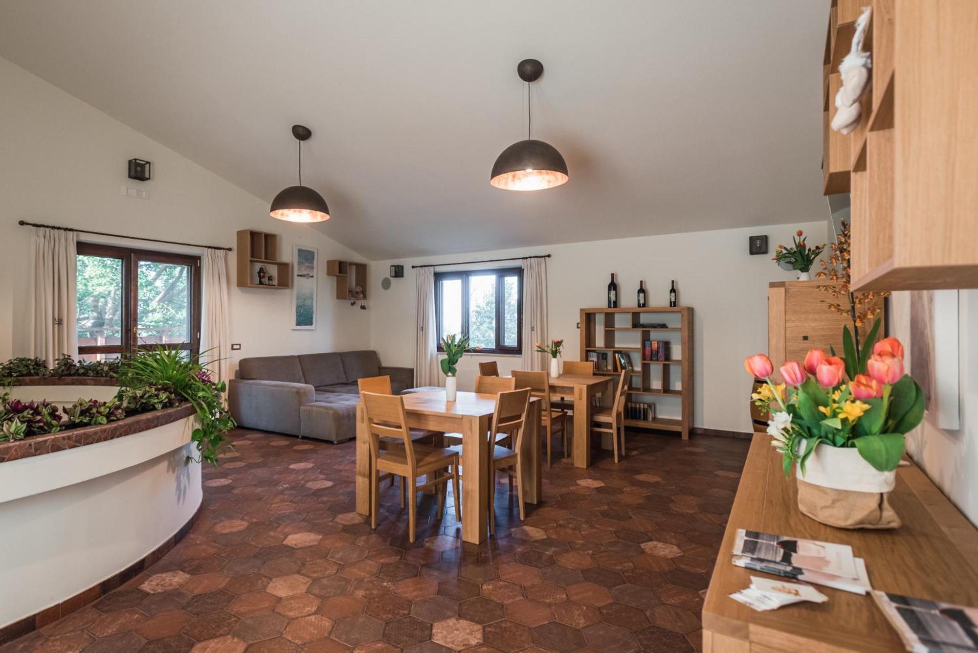 Borgo Vodice Seguire Le Botti - Agriturismo Cantina Sant'Andrea מראה חיצוני תמונה